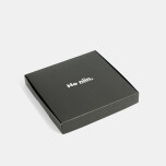 03 02 001 41 047 musta pizza laatikko 01